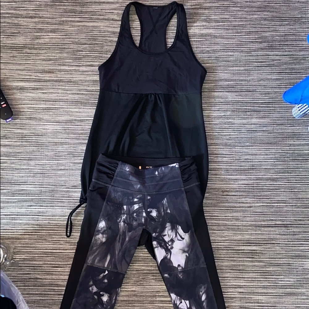 Lucy activewear Bundle. Top and Leggings!